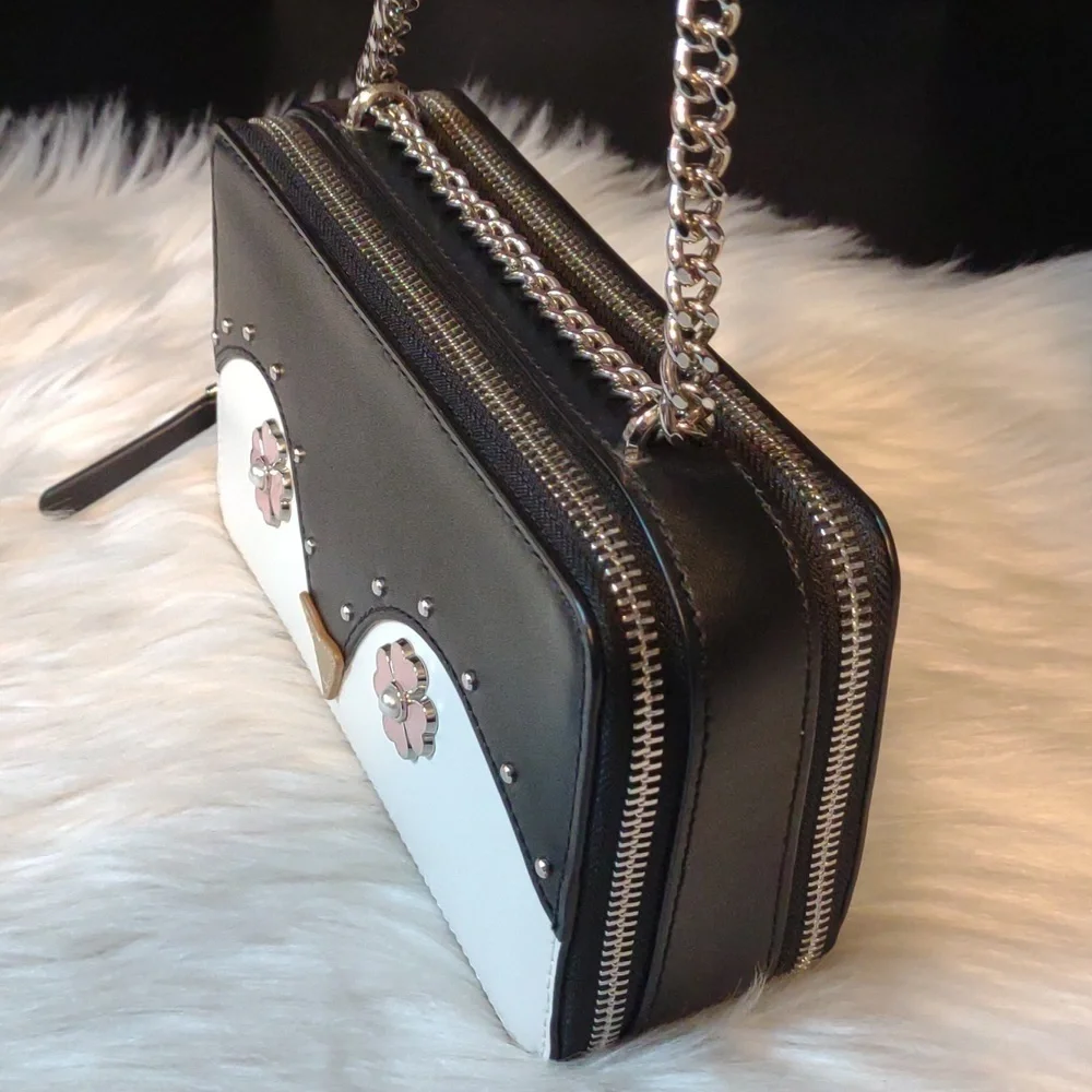 ❤️ Relisted Kate Spade Frosty Penguin Chain Strap Purse - Picture 13 of 15